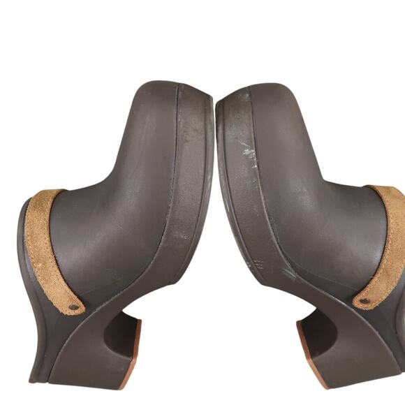 Crocs Shoe Women 9 Clog Slip On Comfort Fashion Rubber Leather Strap Brown Sarah - Picture 12 of 16